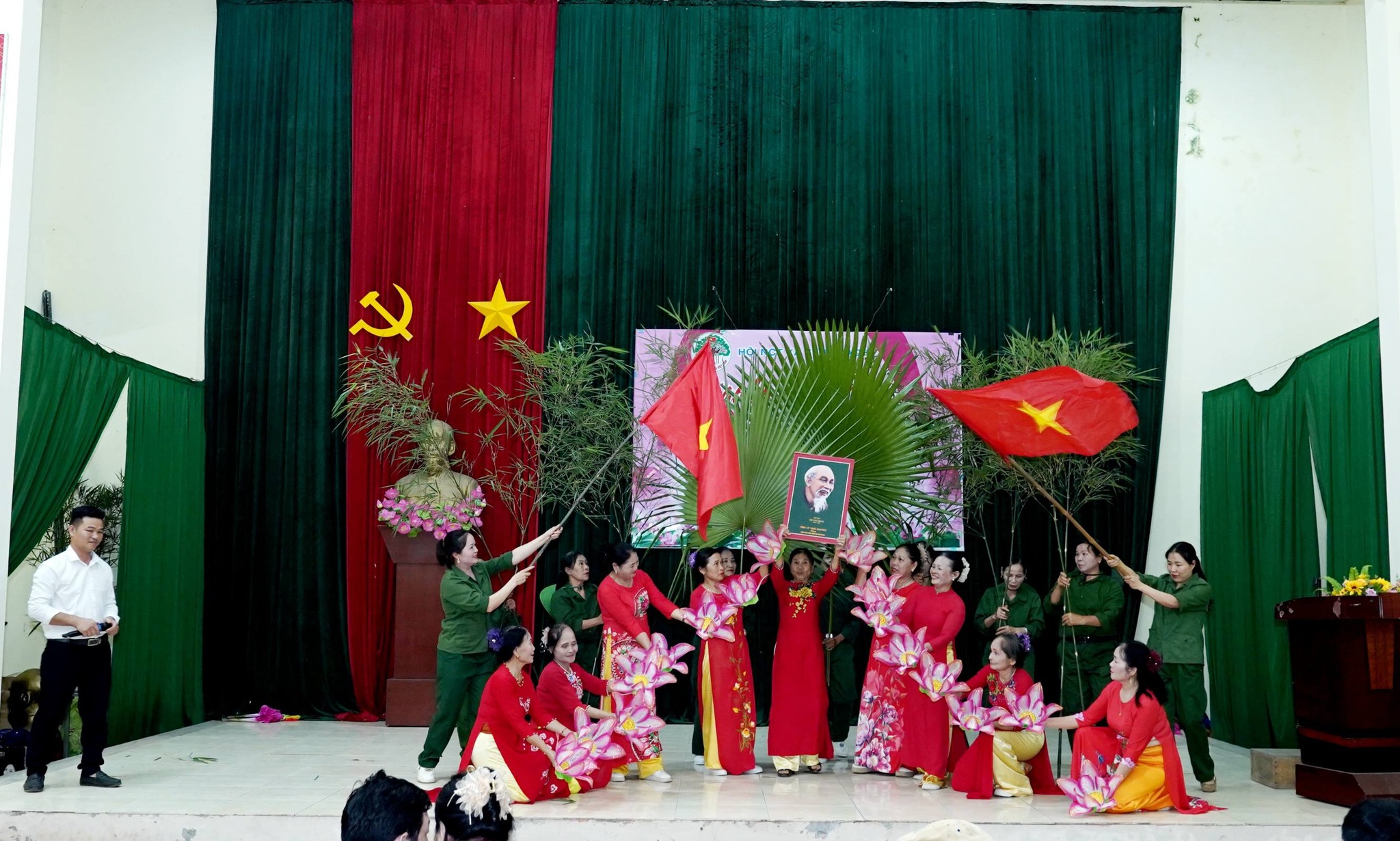 Anh-tin-bai