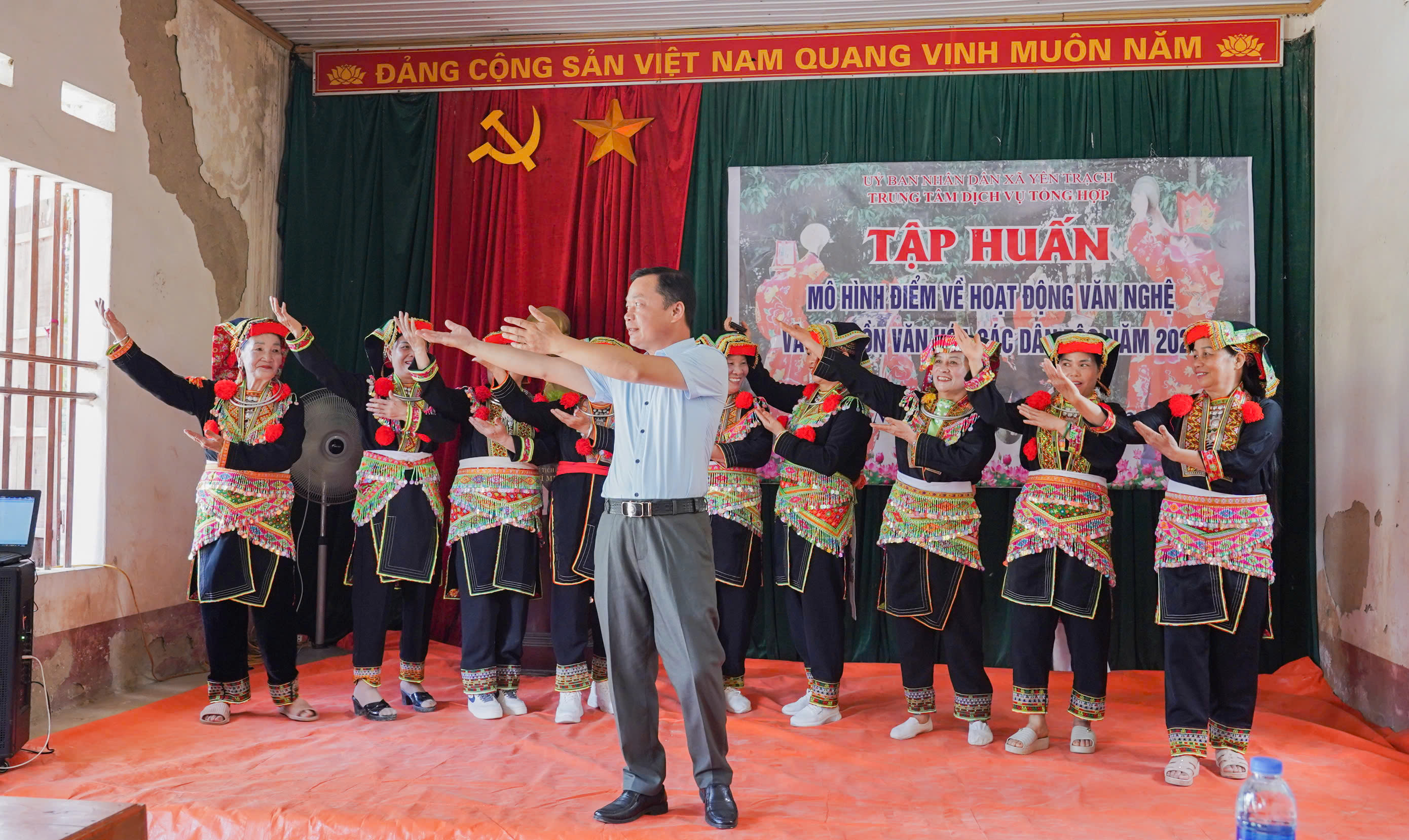 Anh-tin-bai