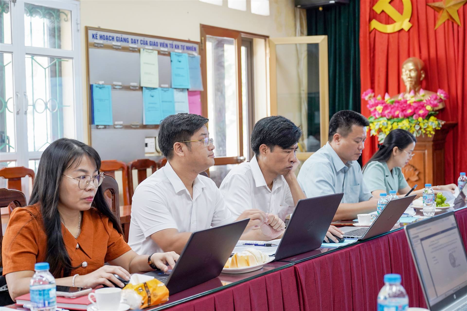 Anh-tin-bai