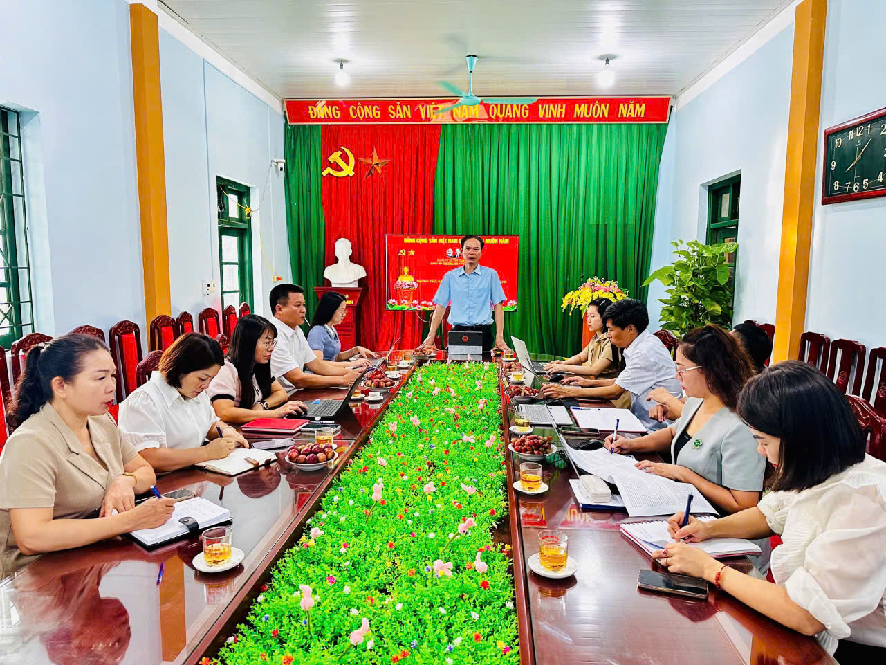 Anh-tin-bai