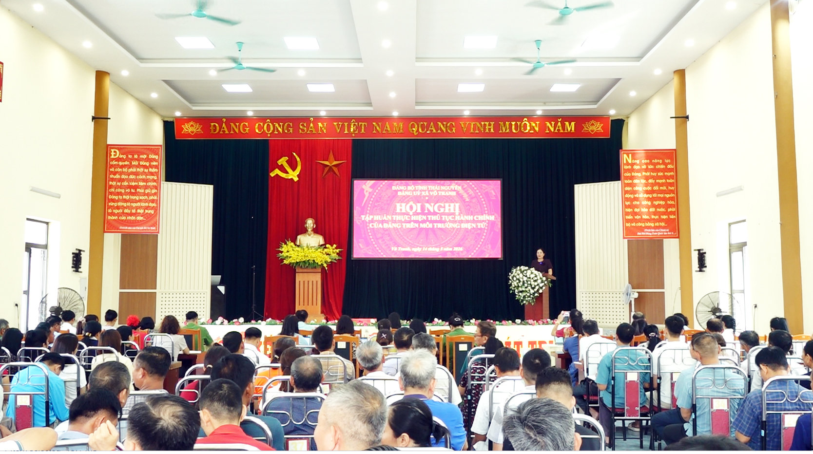 Tập huấn triển khai 04 thủ tục hành chính của Đảng trên môi trường điện tử