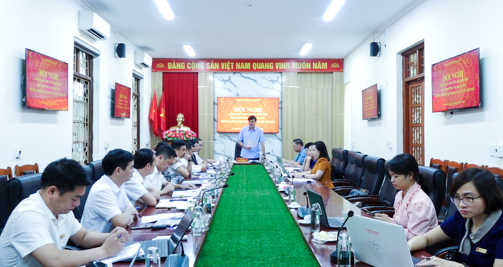 Đoàn giám sát của Tỉnh ủy Thái nnguyên làm việc tại Đảng bộ xã Vô Tranh theo Quyết định số 573 -QĐ/TU