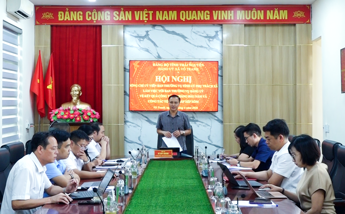 Đồng chí Vũ Duy Hoàng, ủy viên Ban Thường vụ Tỉnh ủy, Phó Chủ tịch Thường trực Ủy ban MTTQ Việt Nam tỉnh Thái nguyên làm việc tại  xã Vô Tranh