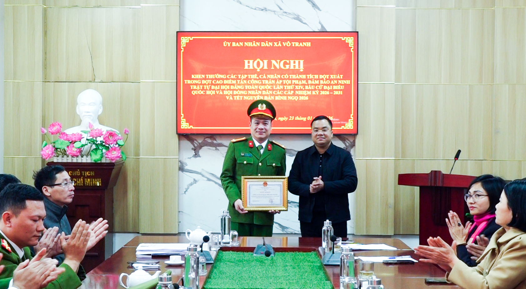 Anh-tin-bai