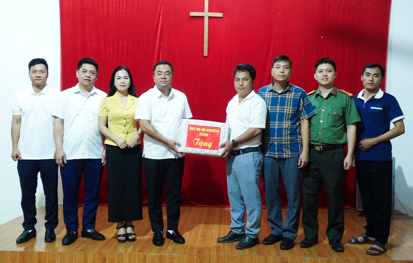 Chủ tịch Ủy ban Nhân dân xã Vô  Tranh thăm, chúc mừng Điểm Tin lành Phú Thọ nhân dịp Lễ Phục sinh 2026