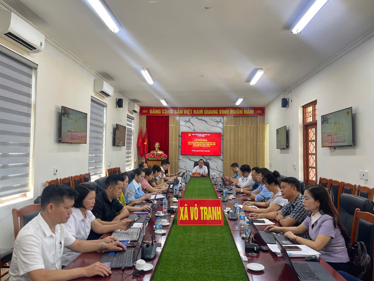 Xã Vô Tranh tham gia lớp bồi dưỡng nâng cao năng lực cán bộ cơ sở