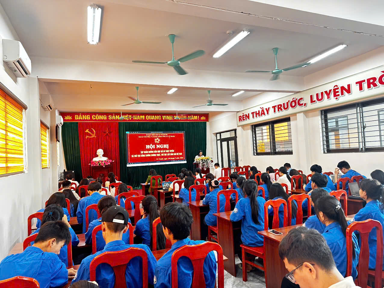 XÃ VÔ TRANH TRIỂN KHAI MÔ HÌNH “NGÀY THỨ BẢY VÌ NHÂN DÂN PHỤC VỤ” GẮN VỚI CHUYỂN ĐỔI SỐ TRONG GIẢI QUYẾT THỦ TỤC HÀNH CHÍNH
