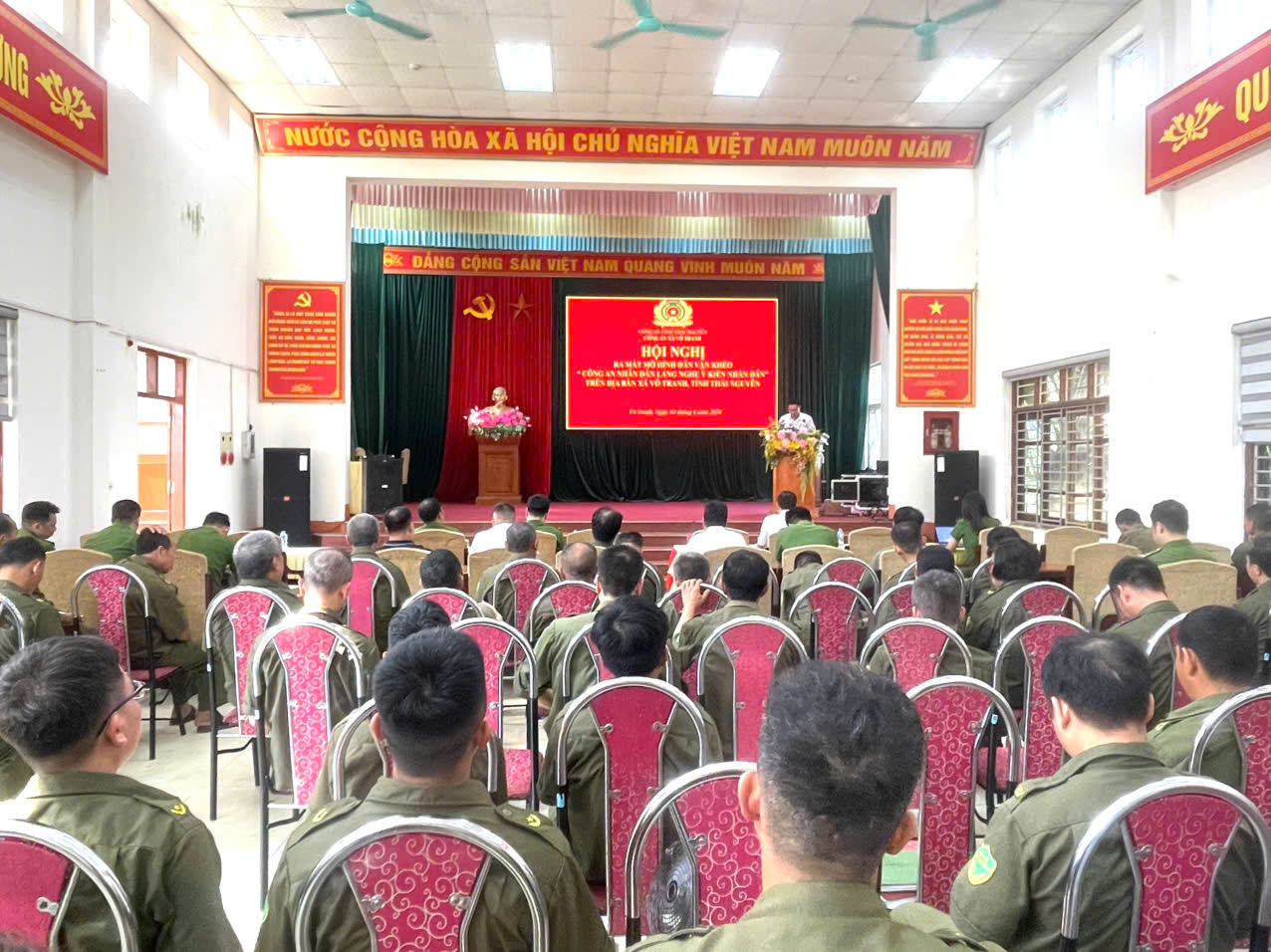 Xã Vô Tranh ra mắt mô hình “Công an nhân dân lắng nghe ý kiến nhân dân”