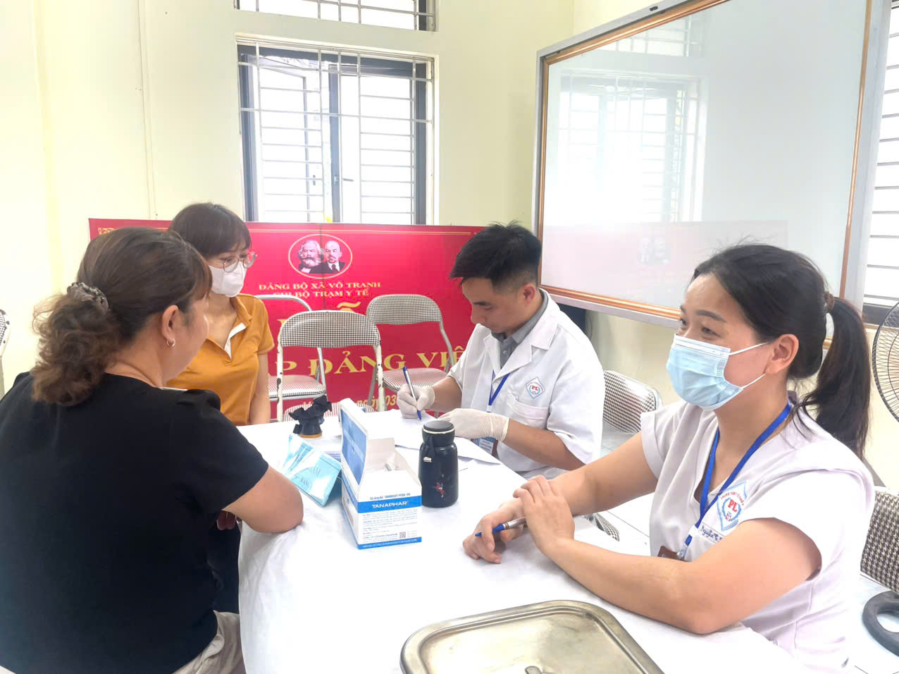 Vô Tranh khám sức khỏe định kỳ cho hơn 500 cán bộ, công chức, viên chức, người lao động
