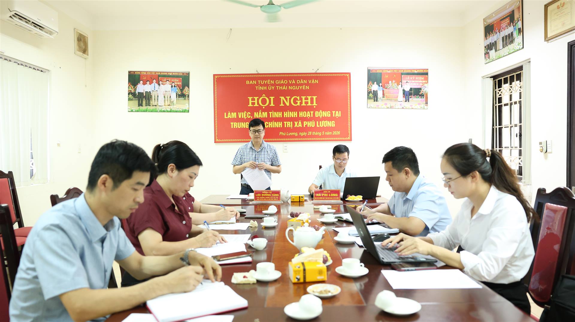 Đoàn công tác Ban Tuyên giáo và Dân vận Tỉnh ủy Thái Nguyên làm việc tại Trung tâm Chính trị xã Phú Lương