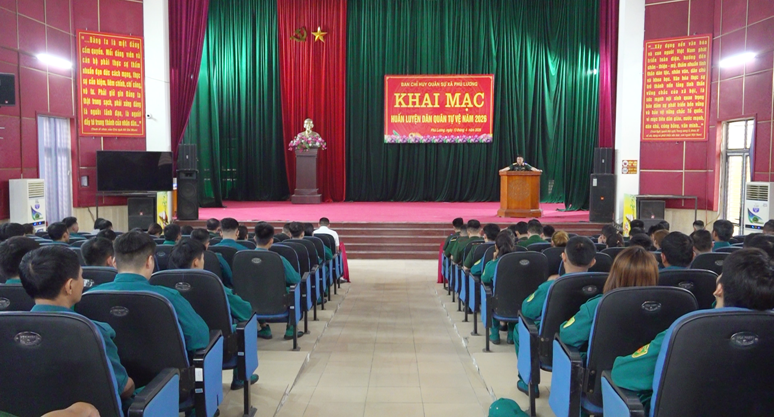 Ban chỉ huy Quân sự xã Phú Lương tổ chức khai mạc Huấn luyện dân quân tự vệ năm 2026