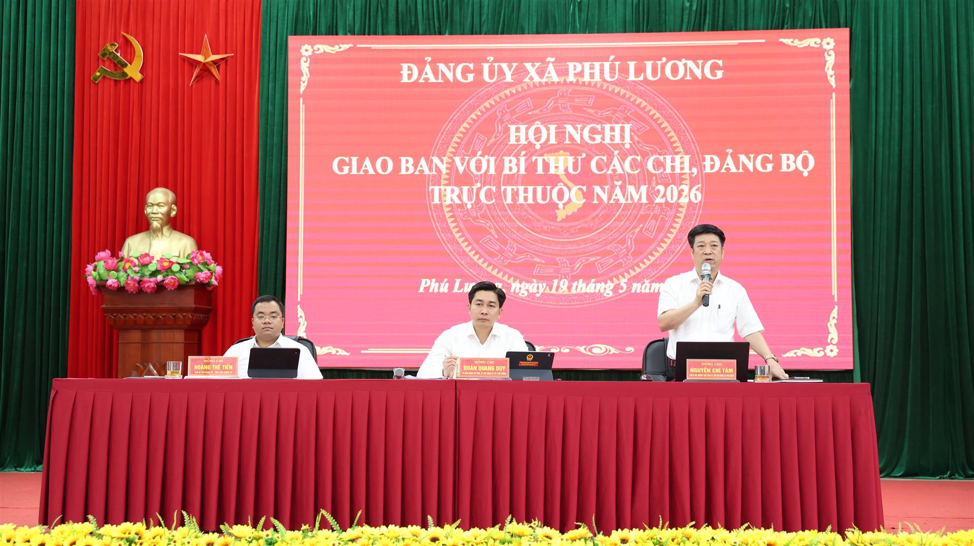 Thường trực Đảng ủy xã Phú Lương giao ban với Bí thư các Chi, Đảng bộ trực thuộc năm 2026