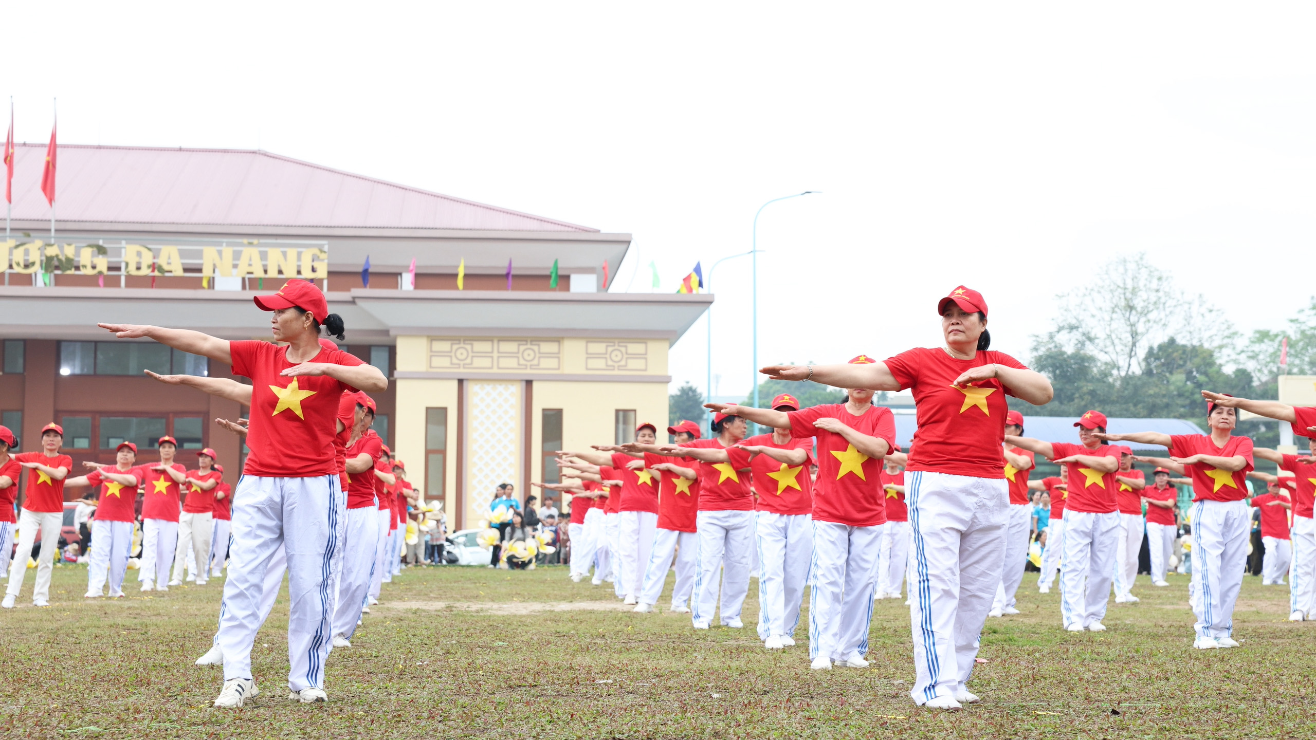 Sôi nổi sơ duyệt Đại hội TDTT xã Phú Lương