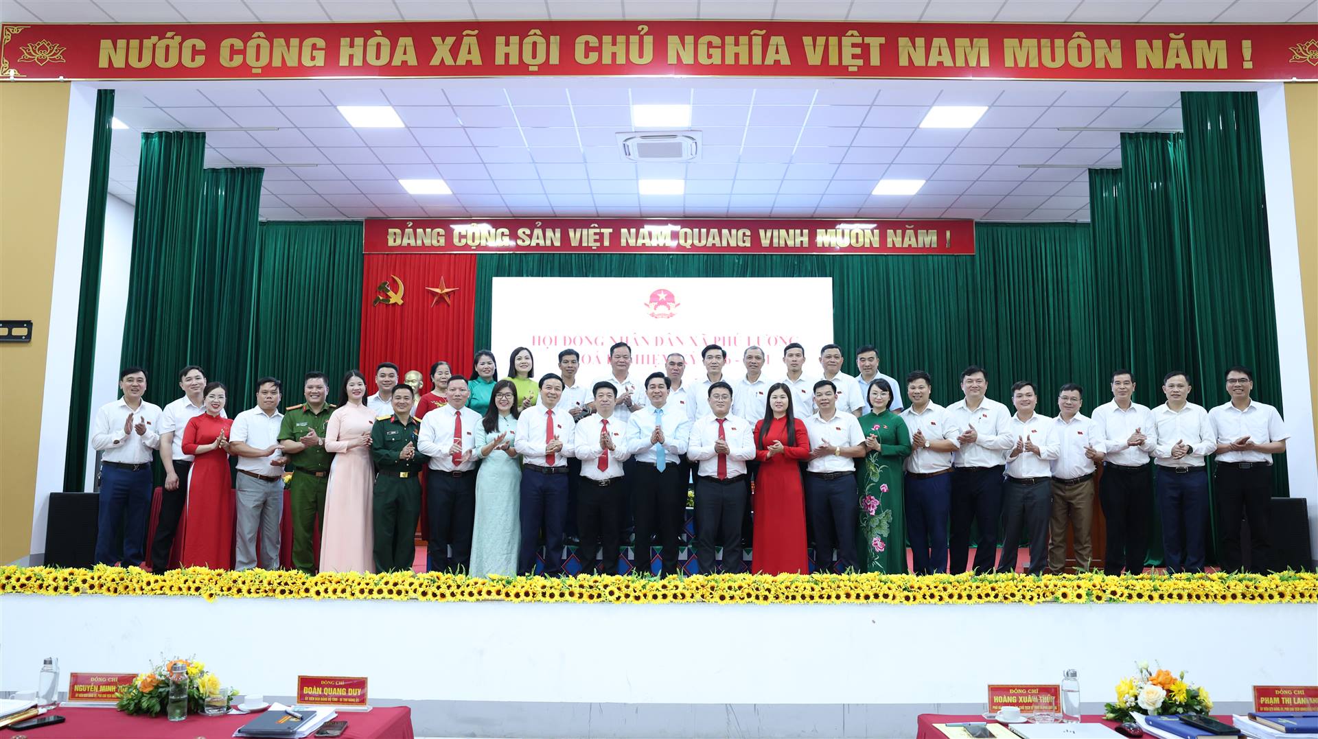 Kỳ họp thứ Nhất HĐND xã Phú Lương khóa II, nhiệm kỳ 2026-2031 diễn ra thành công tốt đẹp