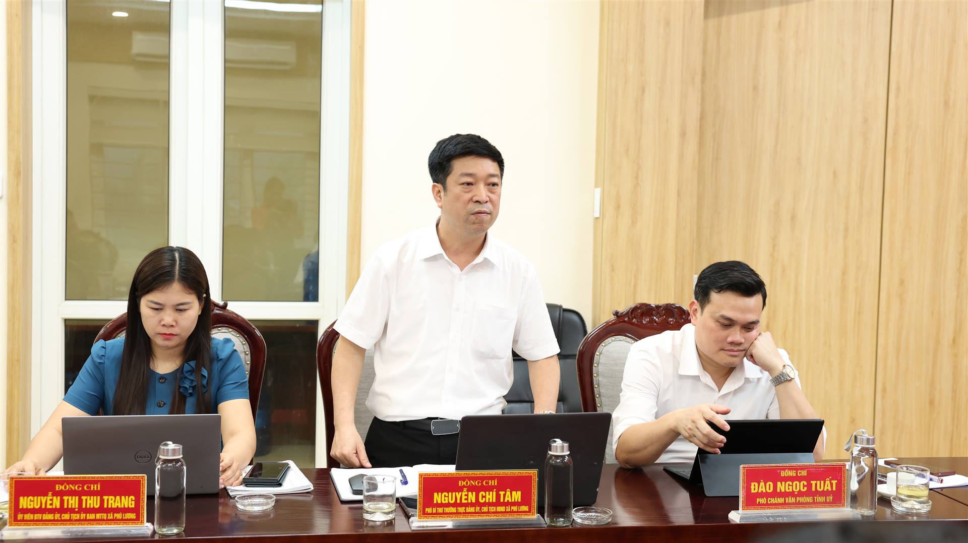 Anh-tin-bai