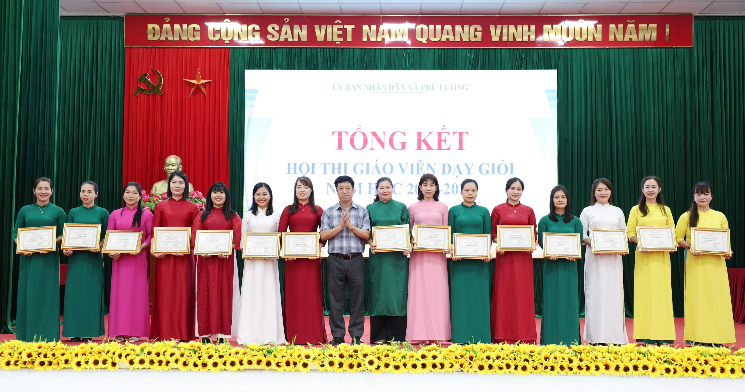 Anh-tin-bai