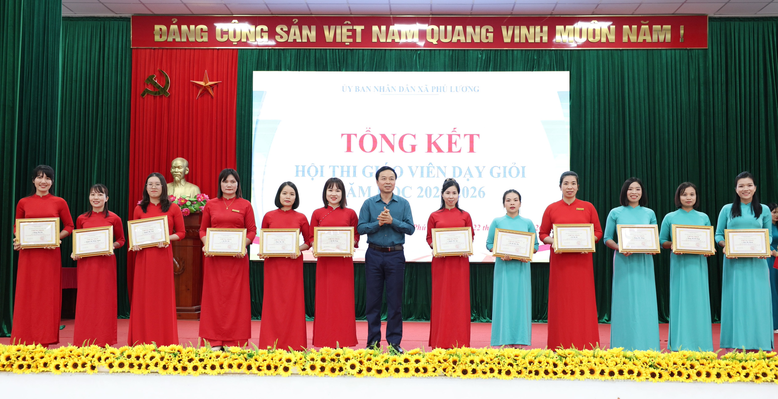 Anh-tin-bai