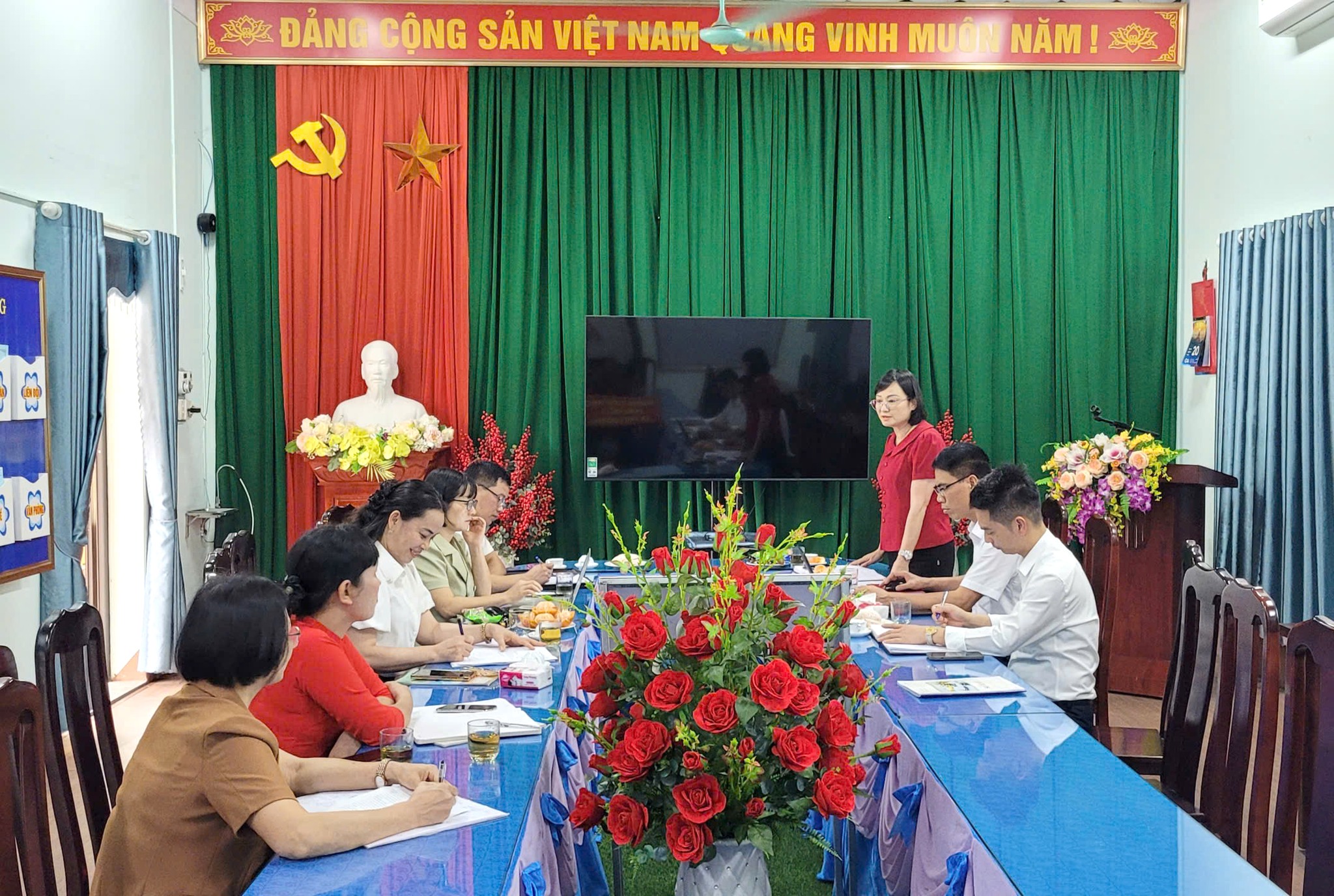 Anh-tin-bai