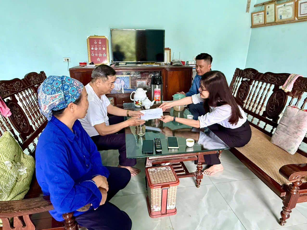Anh-tin-bai