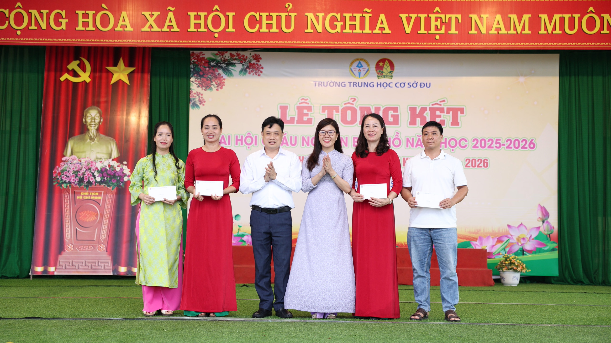 Anh-tin-bai