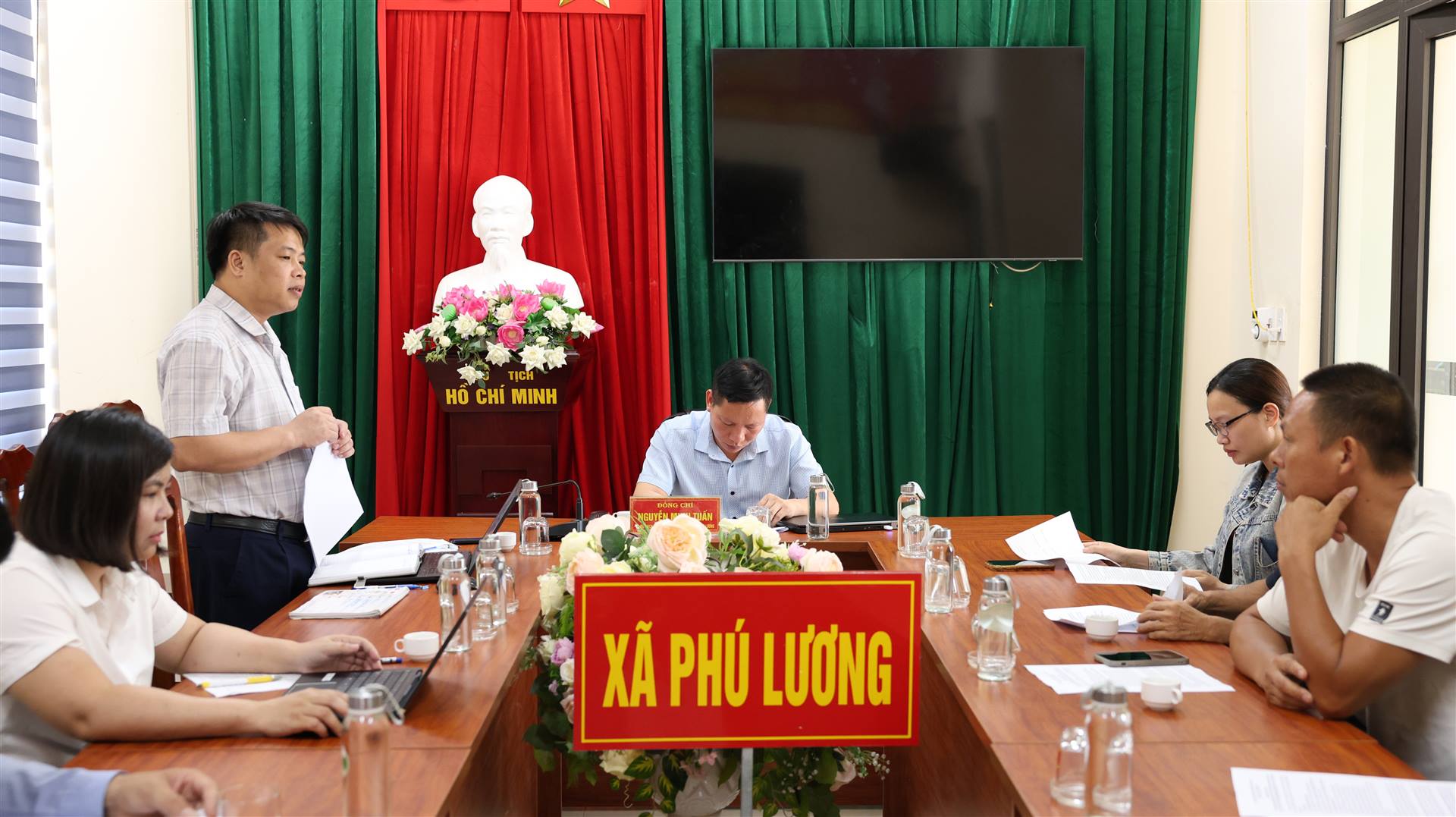 Anh-tin-bai