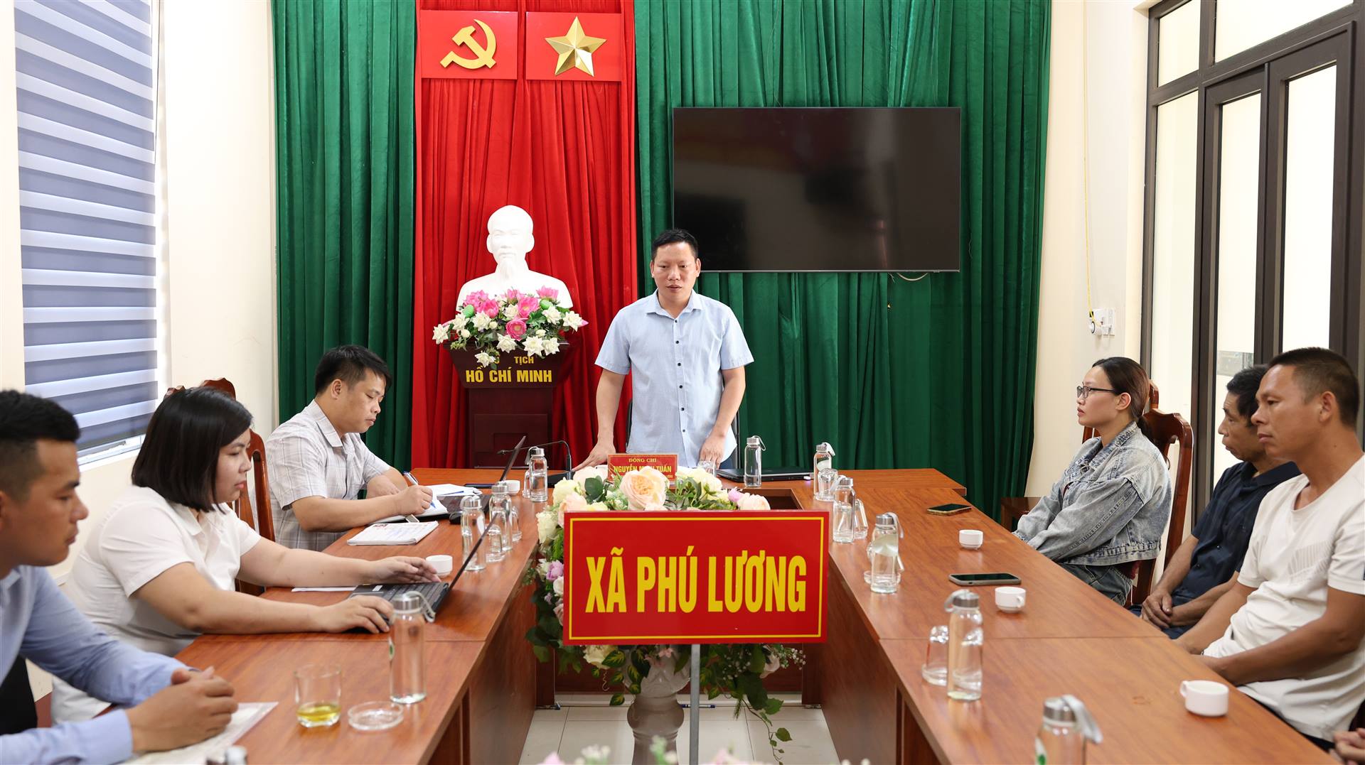 Anh-tin-bai