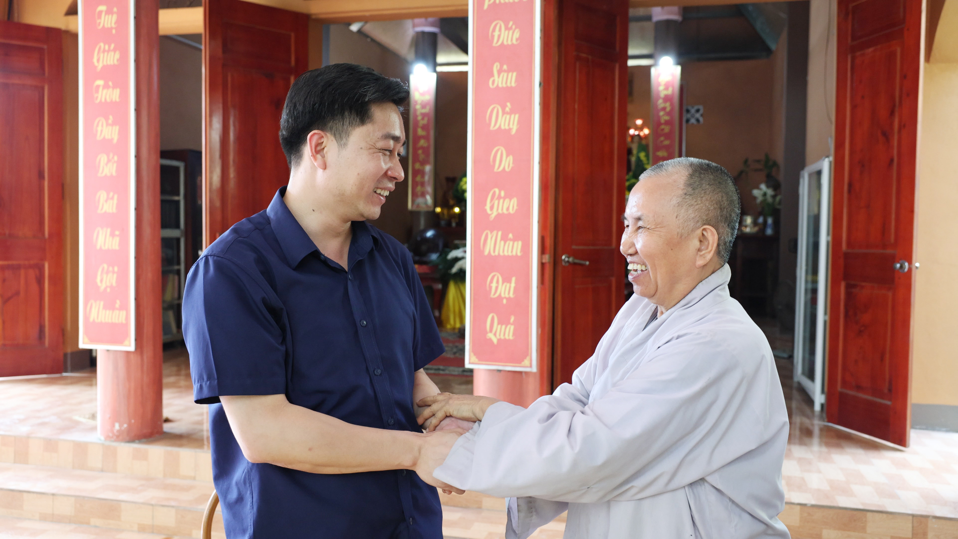 Anh-tin-bai
