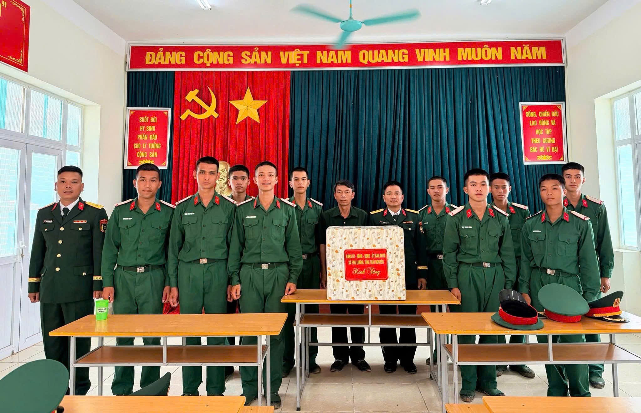 Anh-tin-bai