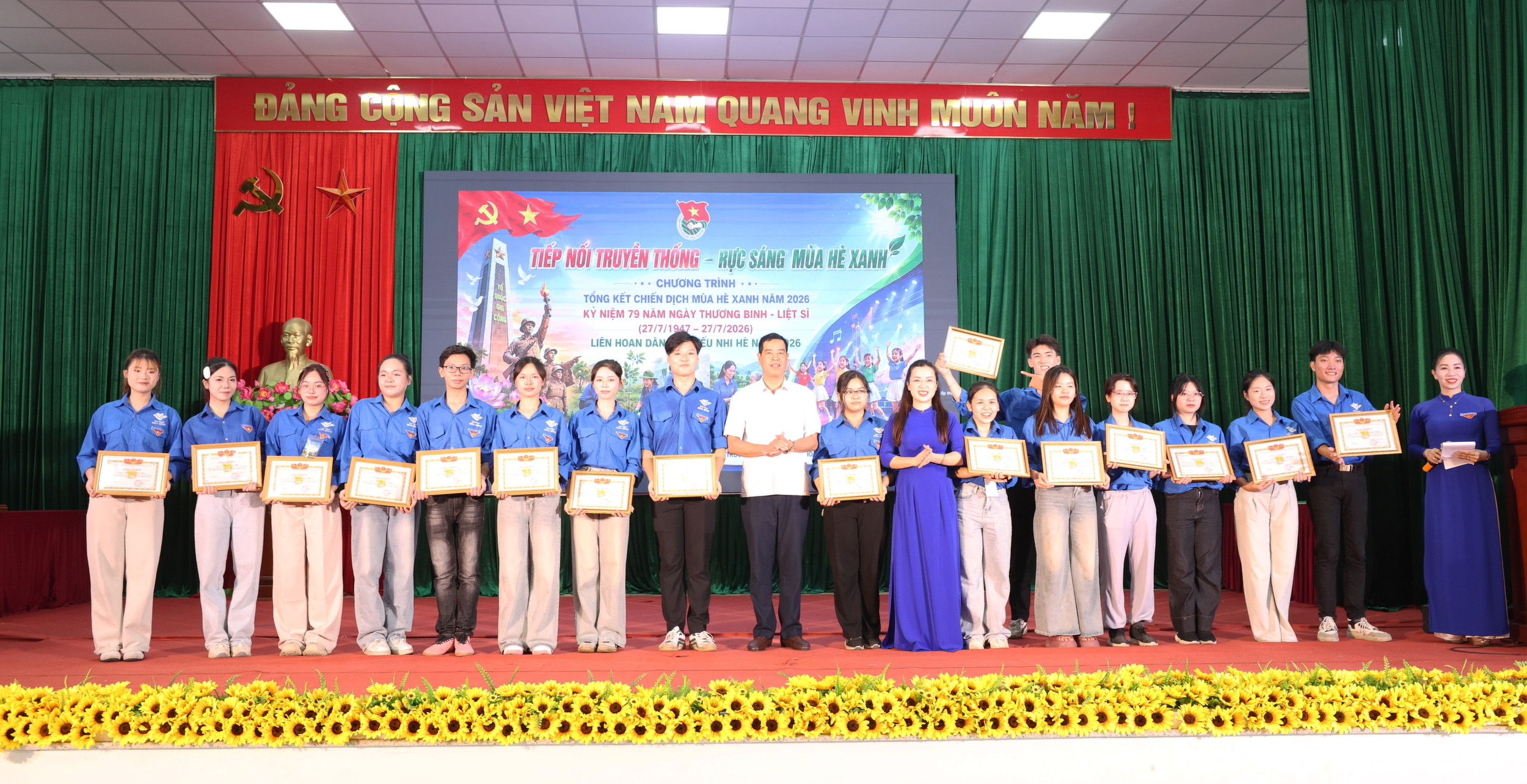 Anh-tin-bai
