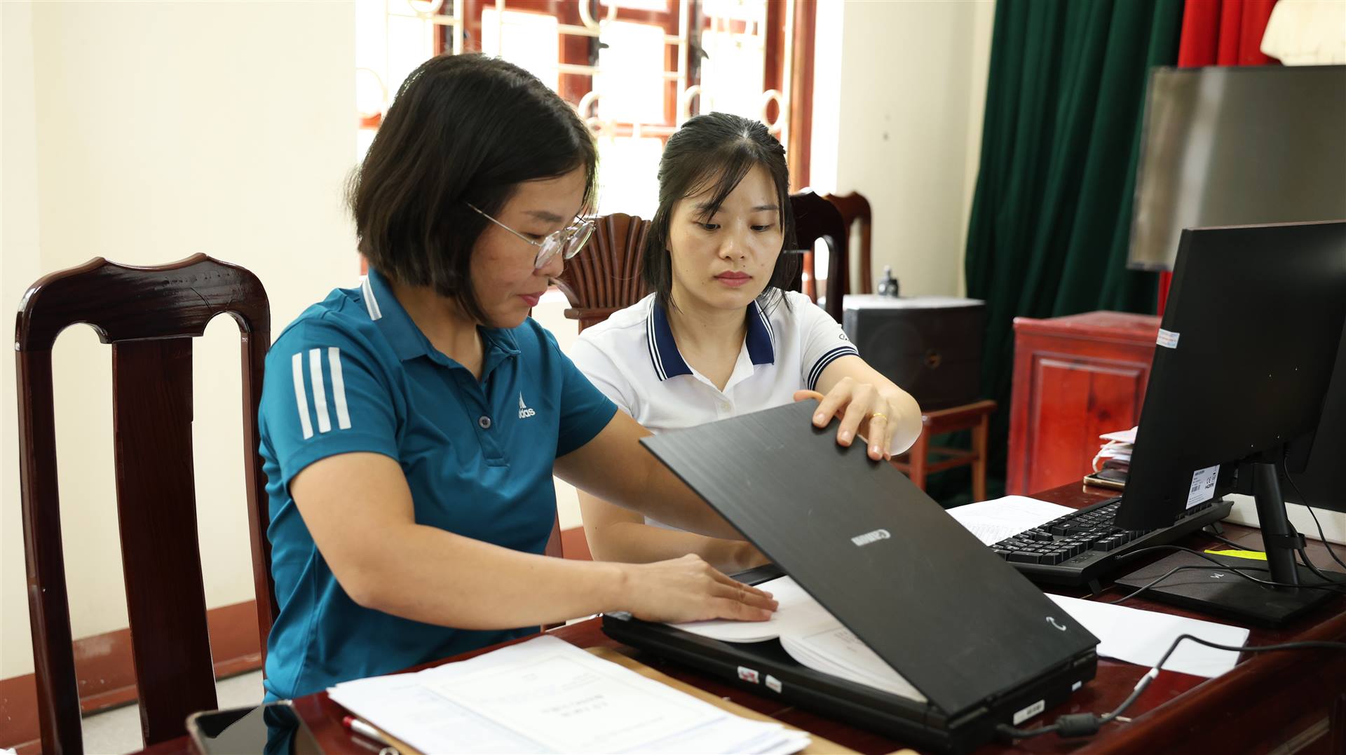Anh-tin-bai