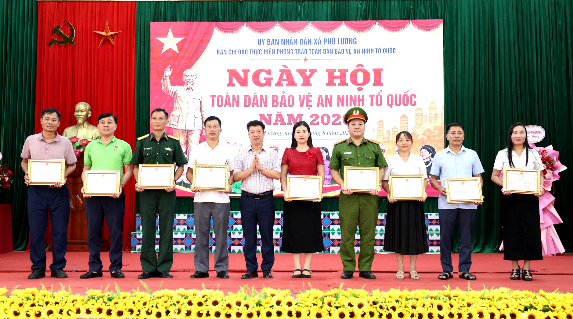 Anh-tin-bai