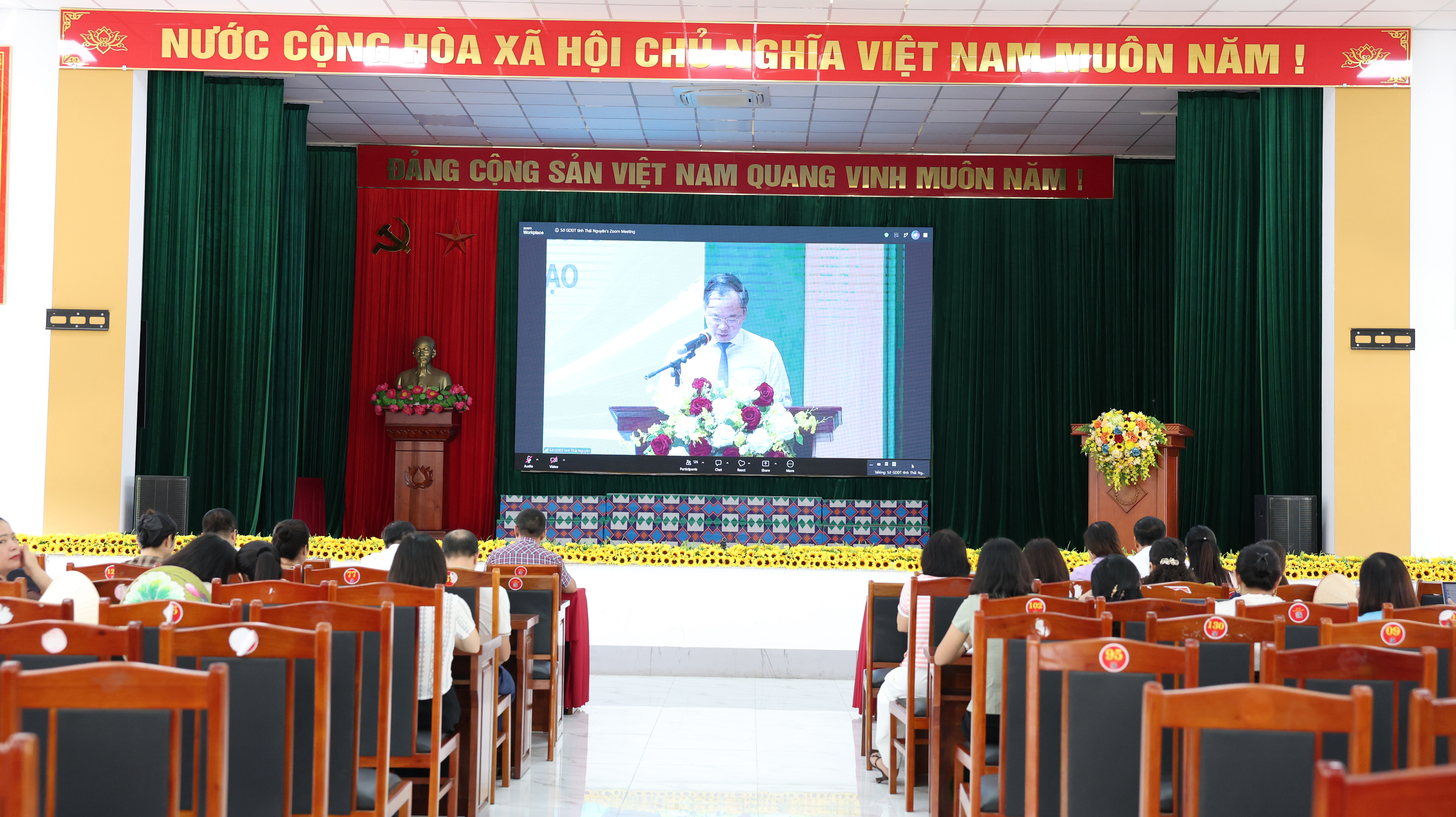 Anh-tin-bai