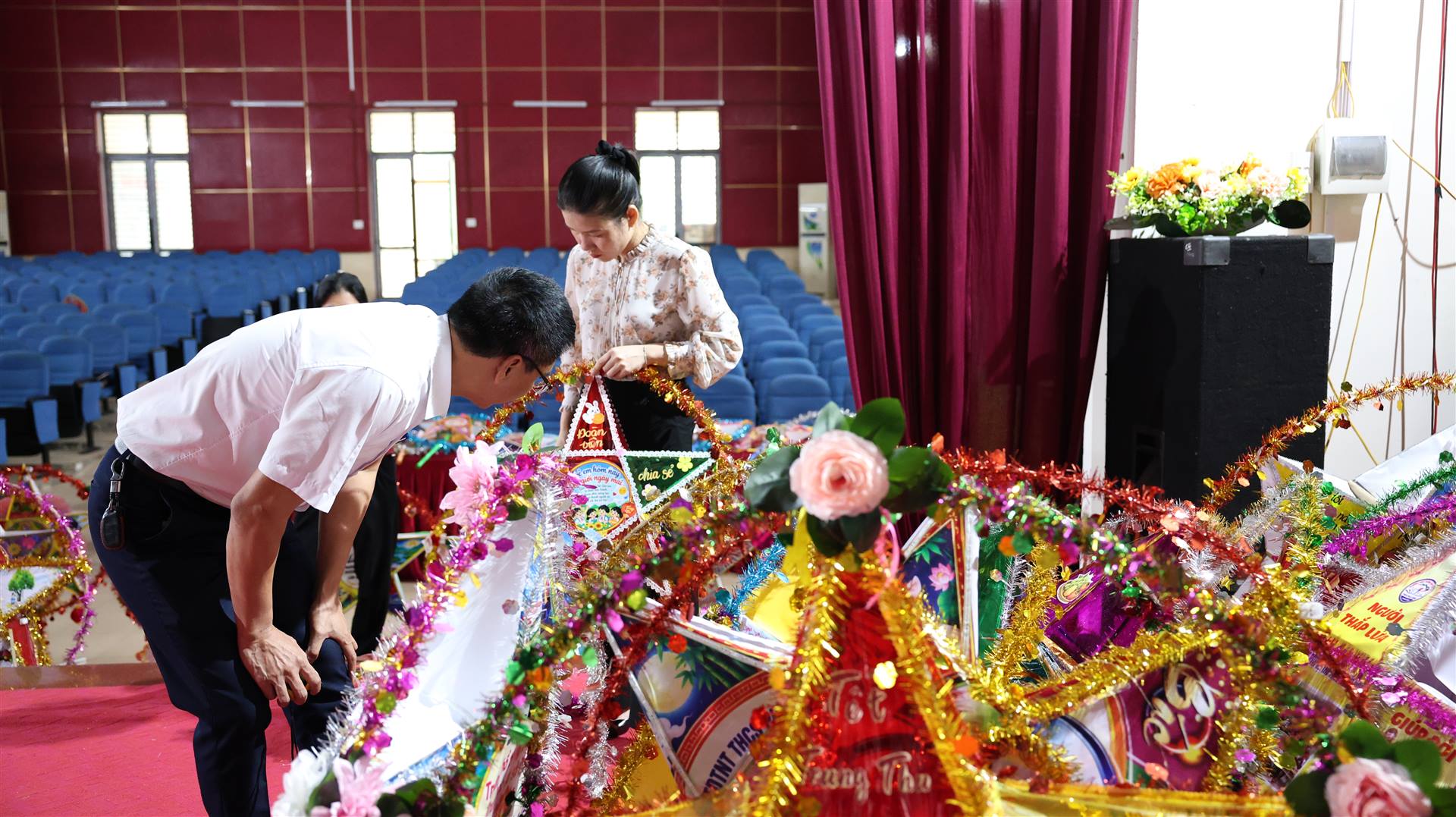 Anh-tin-bai