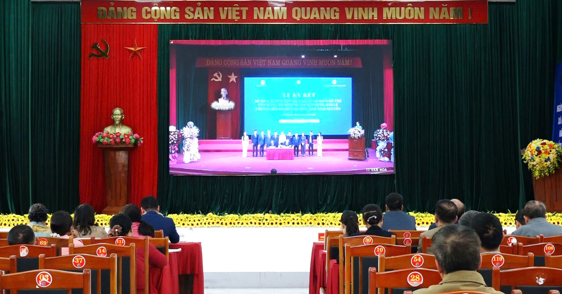 Hội nghị ký kết Kế hoạch phối hợp triển khai thí điểm hỗ trợ cửa hàng, hộ kinh doanh bán buôn, bán lẻ chuyển đổi số tại tỉnh Thái Nguyên