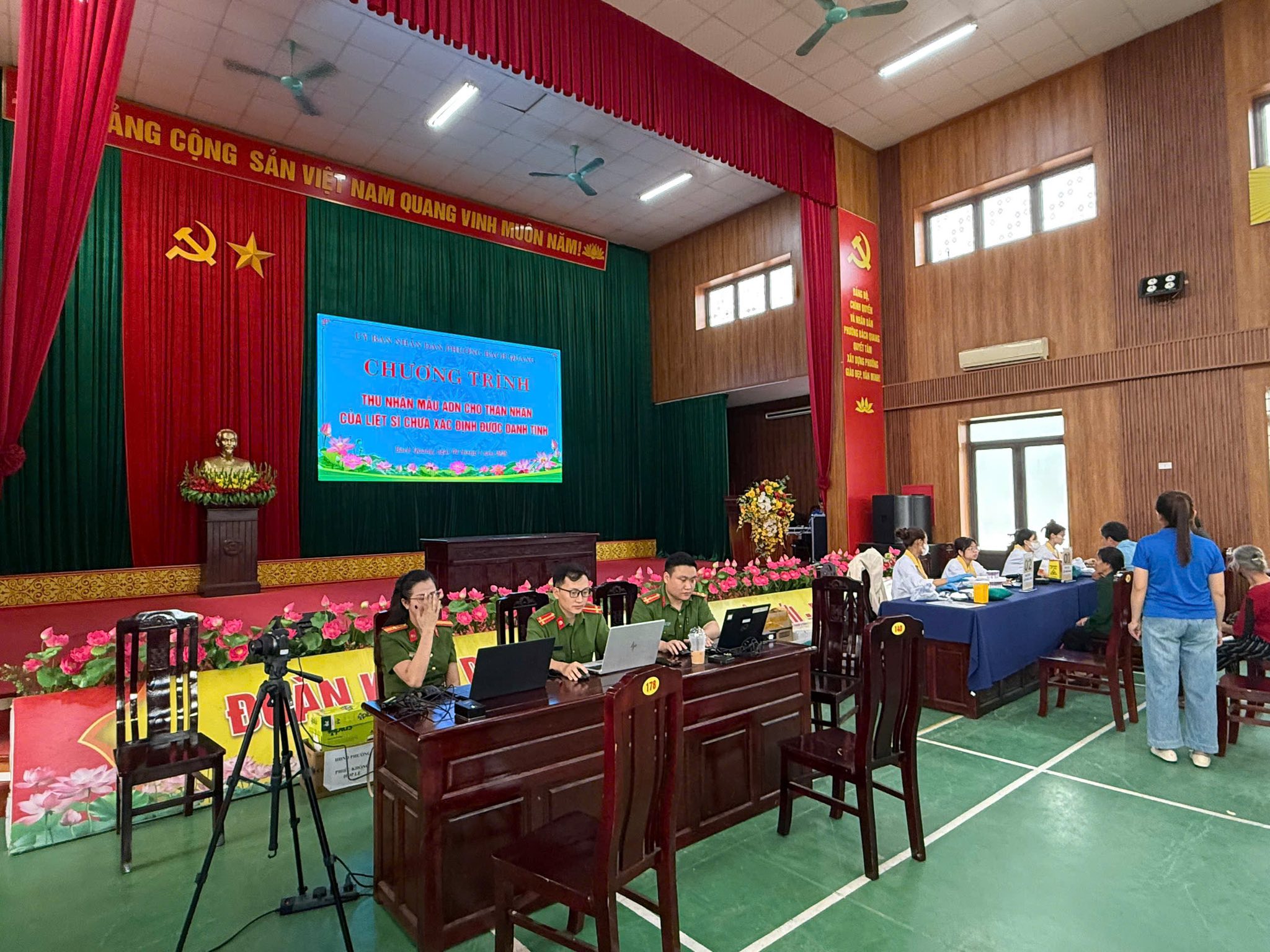 UBND phường Bách Quang tổ chức lấy mẫu ADN cho thân nhân liệt sĩ