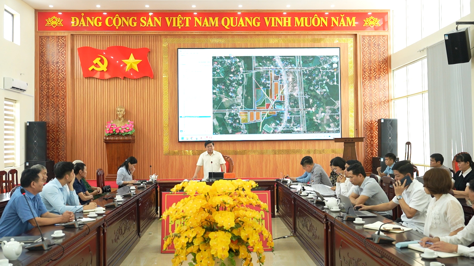 BÁCH QUANG: NẮM BẮT TÌNH HÌNH NHÂN DÂN LIÊN QUAN ĐẾN VIỆC DI CHUYỂN MỘ PHỤC VỤ DỰ ÁN KHU DÂN CƯ SỐ 5 LƯƠNG SƠN