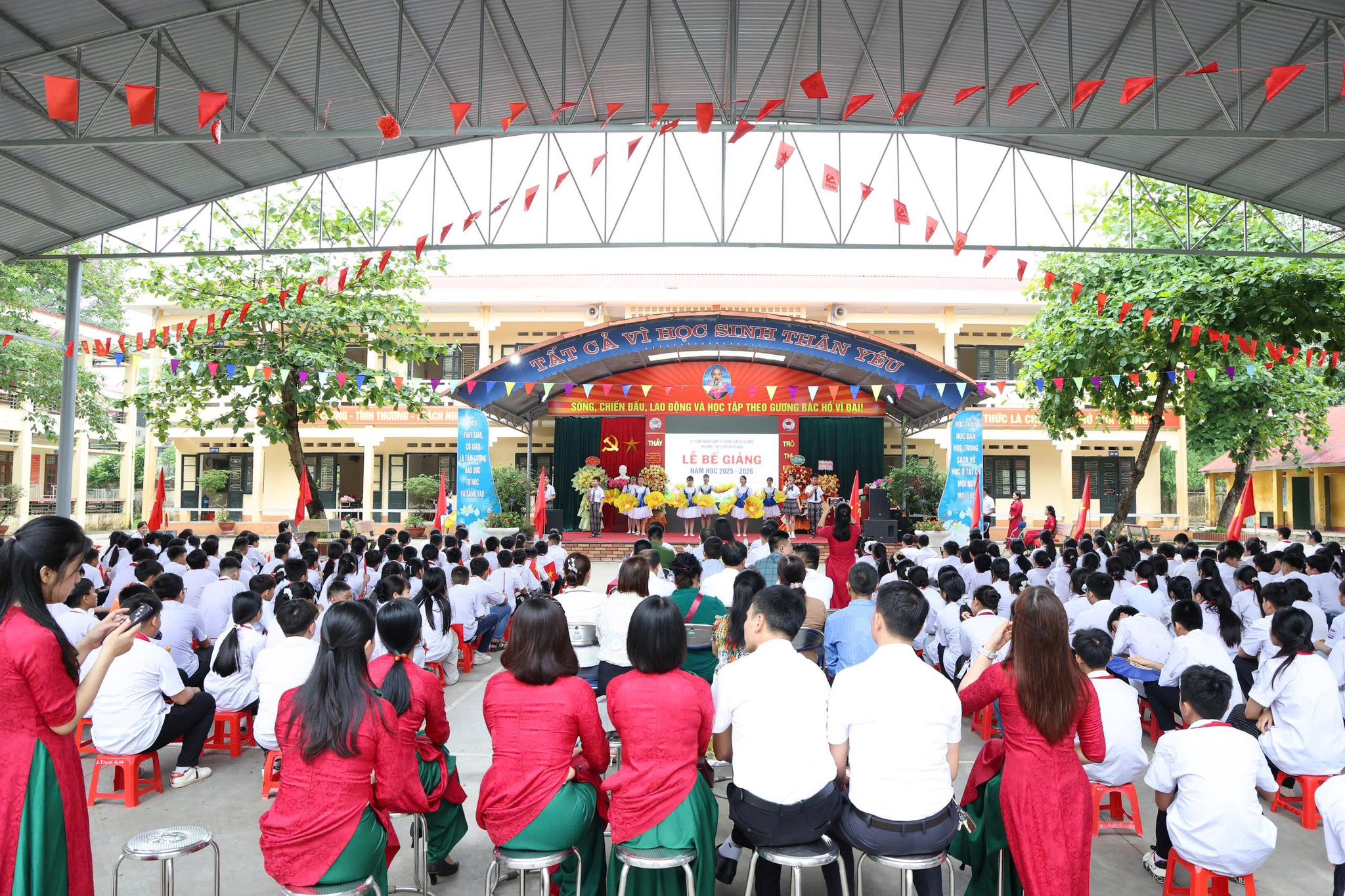 Anh-tin-bai