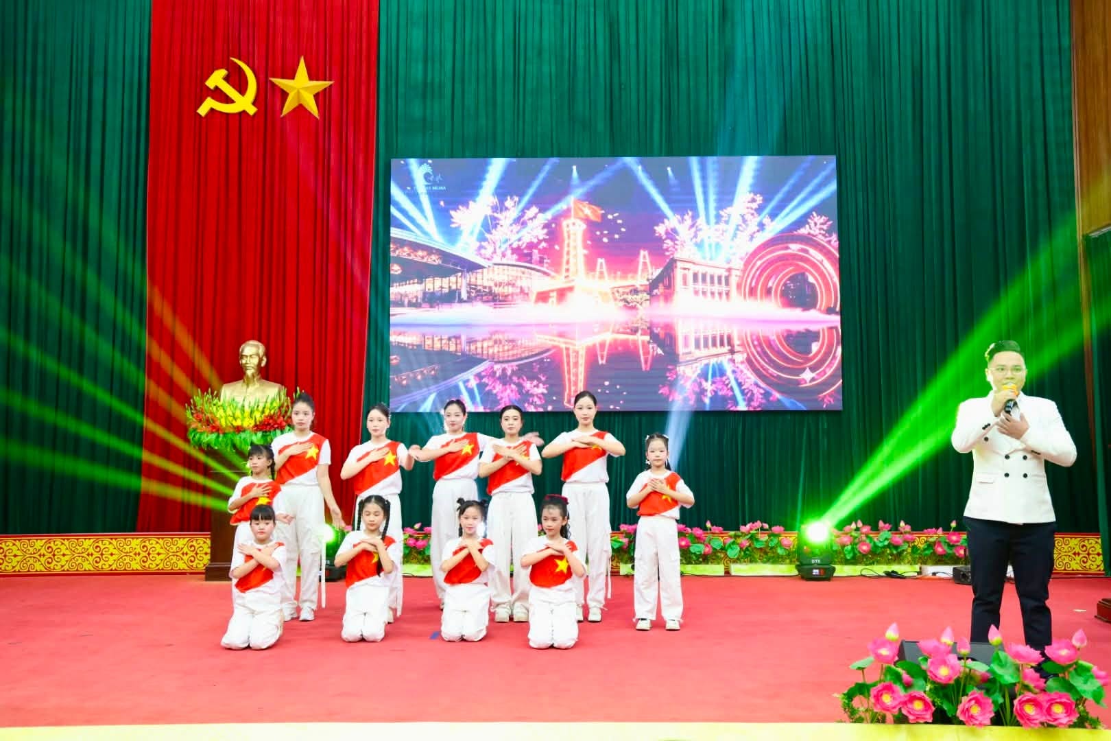 Anh-tin-bai
