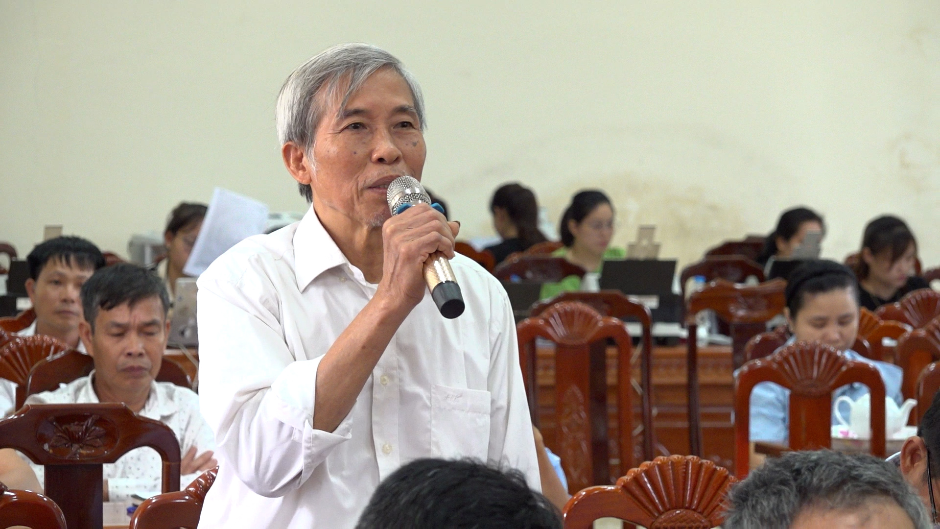Đại biểu HĐND phường Bá Xuyên tiếp xúc cử tri trước kỳ họp thường lệ giữa năm 2026