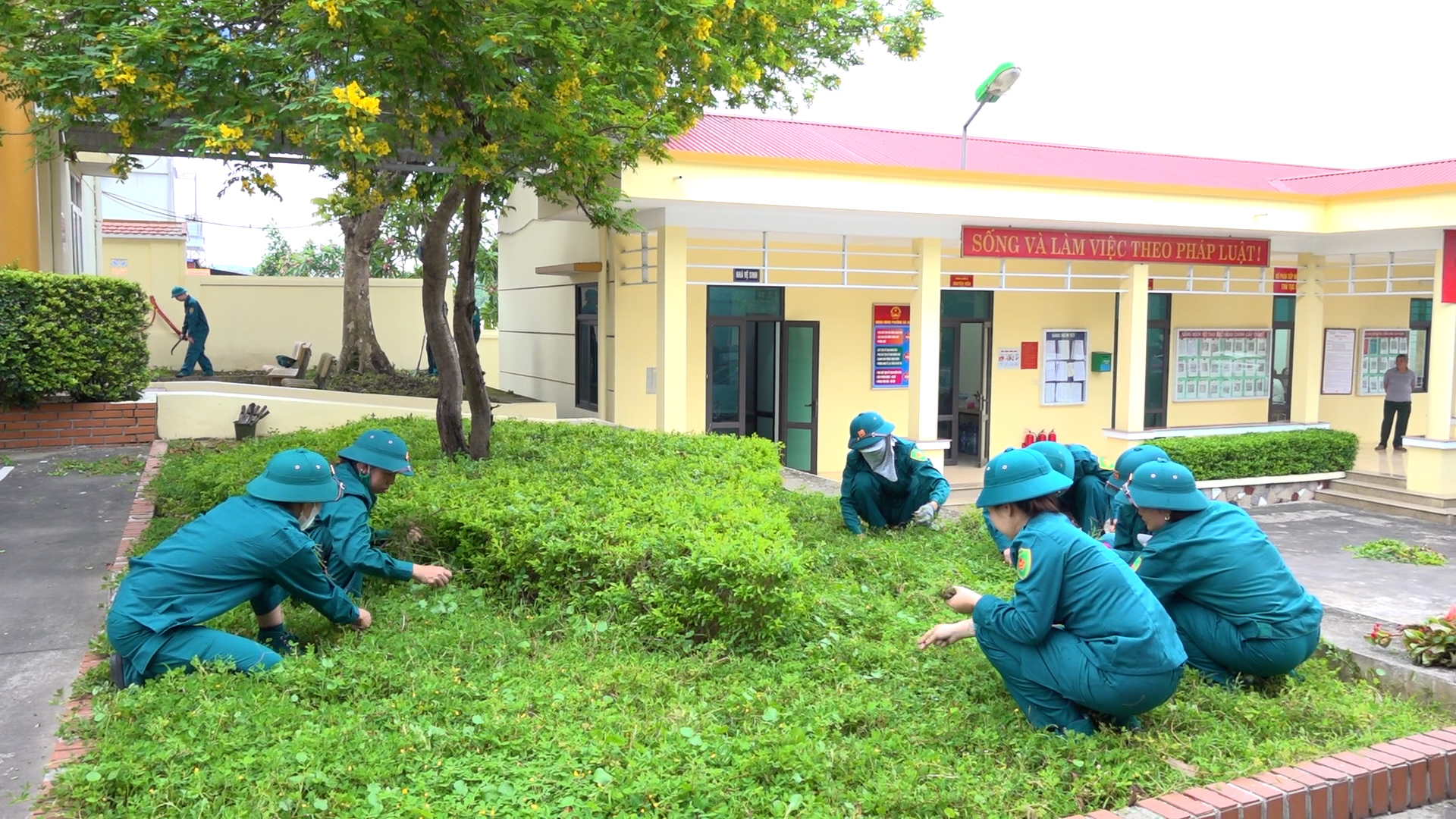 RA QUÂN “NGÀY THỨ 7 XANH, CHUNG TAY XÂY DỰNG ĐÔ THỊ VĂN MINH