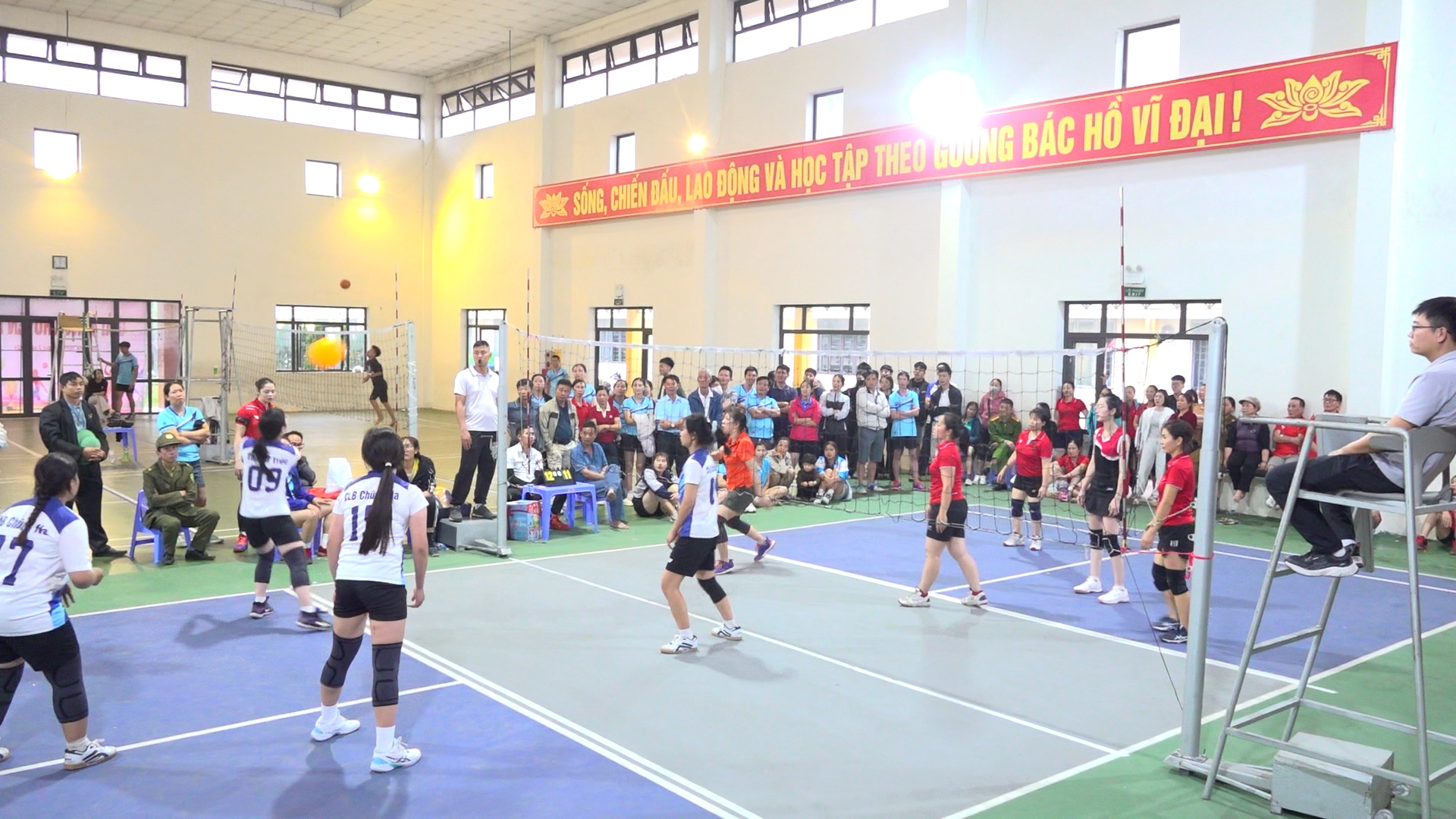 Anh-tin-bai