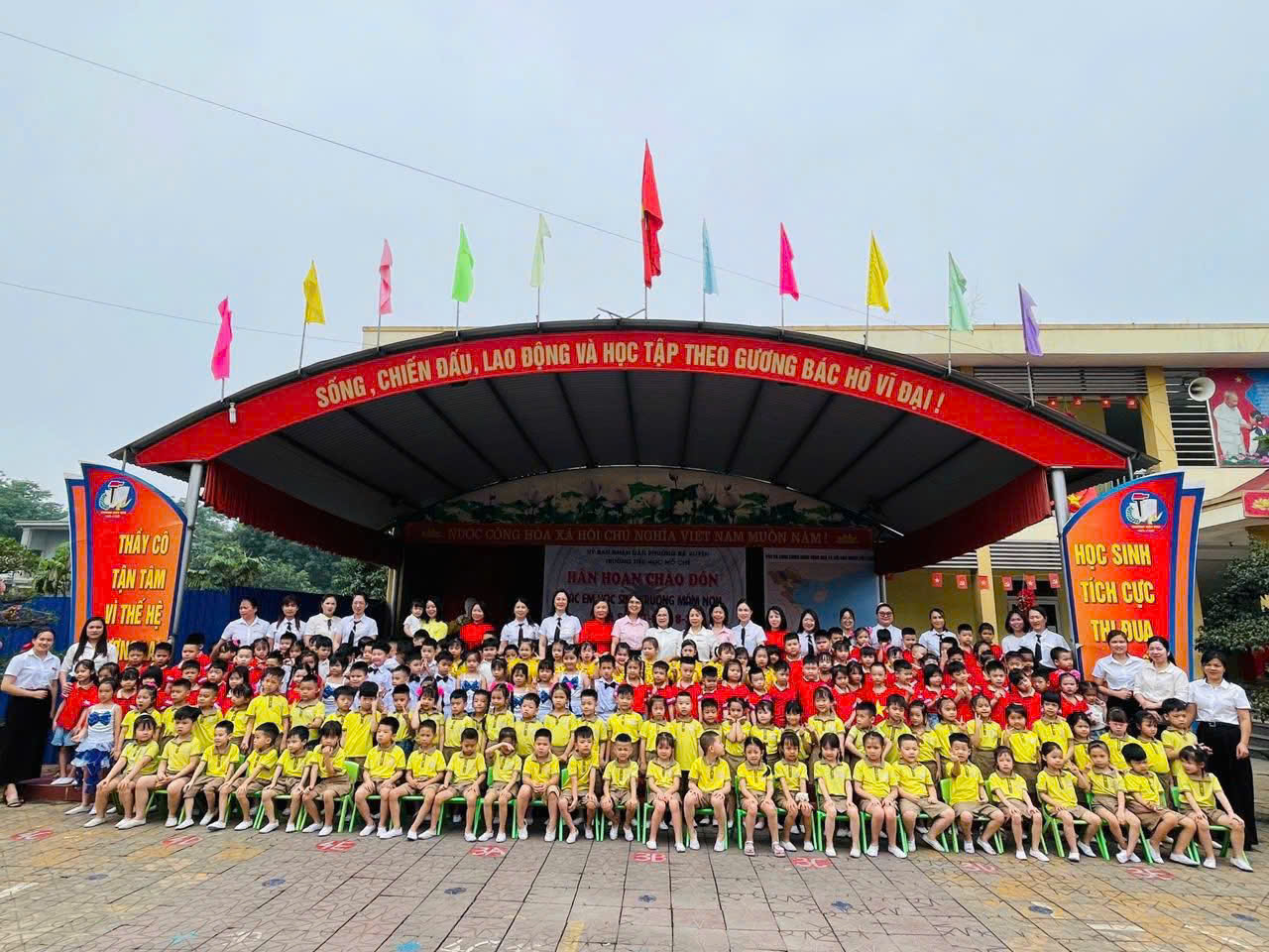 Anh-tin-bai