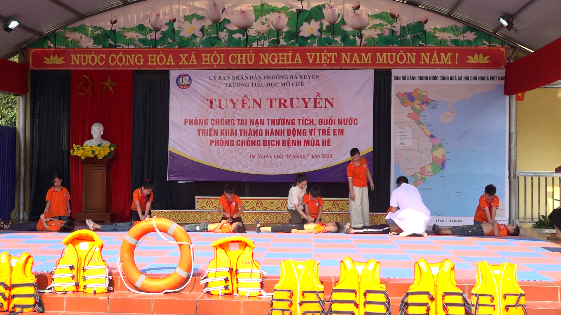 Anh-tin-bai
