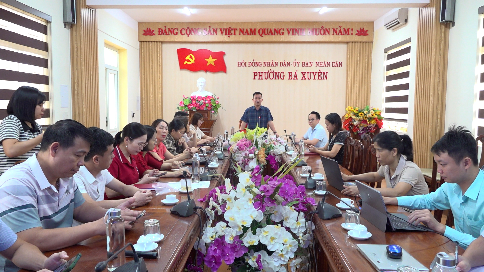 Anh-tin-bai