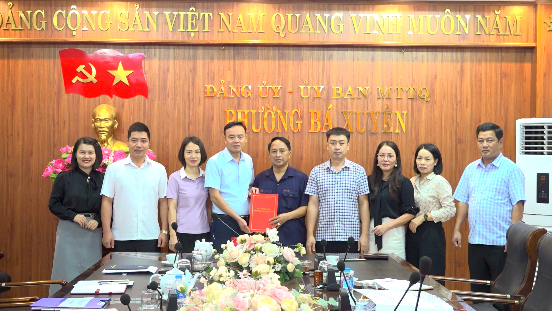 Anh-tin-bai