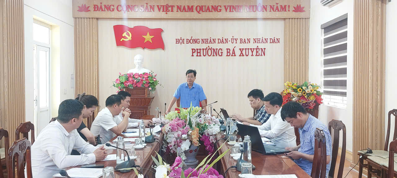 Làm việc với các nhà đầu tư, đôn đốc tiến độ 2 dự án trọng điểm