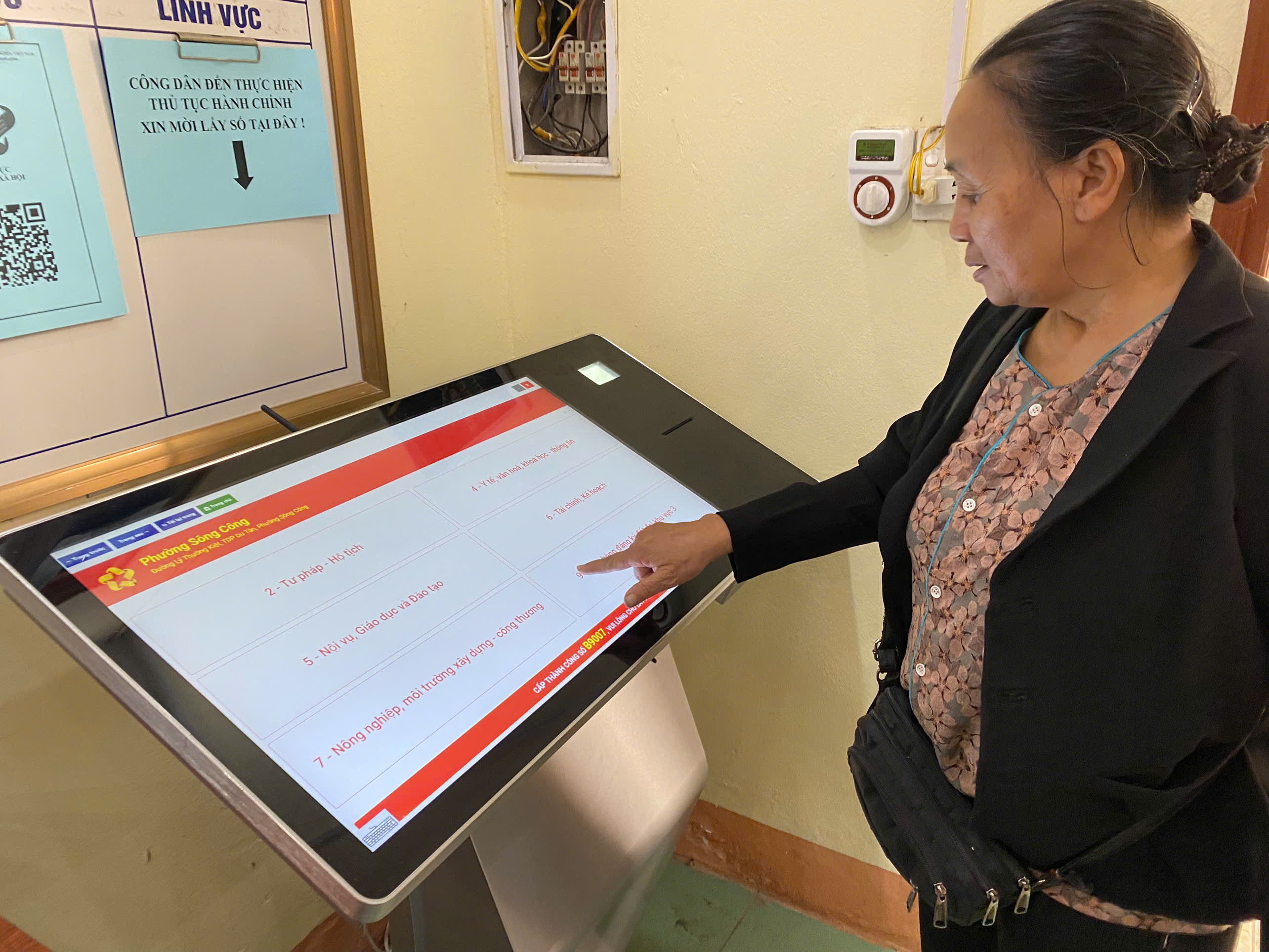 PHƯỜNG SÔNG CÔNG TRIỂN KHAI HỆ THỐNG LẤY SỐ TRỰC TUYẾN PHỤC VỤ NGƯỜI DÂN VÀ DOANH NGHIỆP