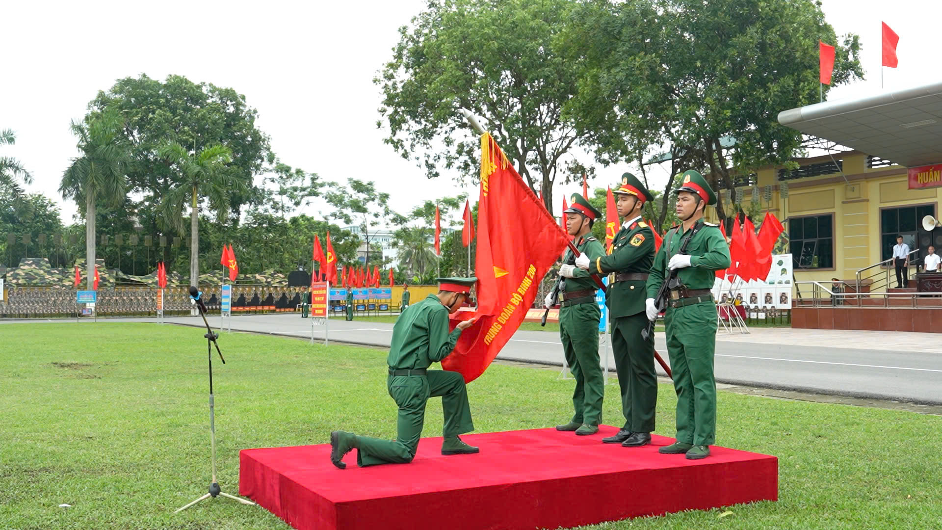 Anh-tin-bai
