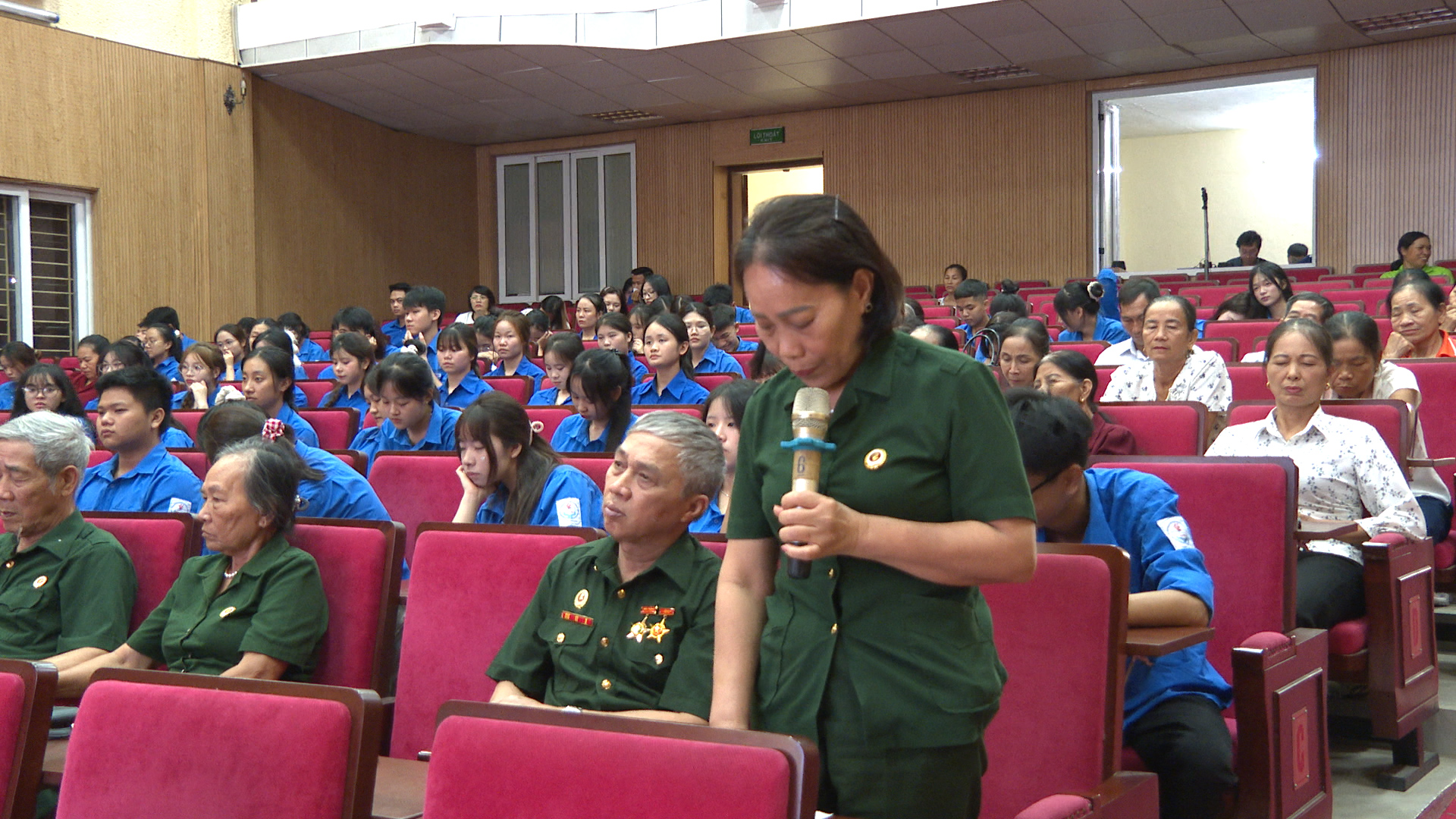 Anh-tin-bai