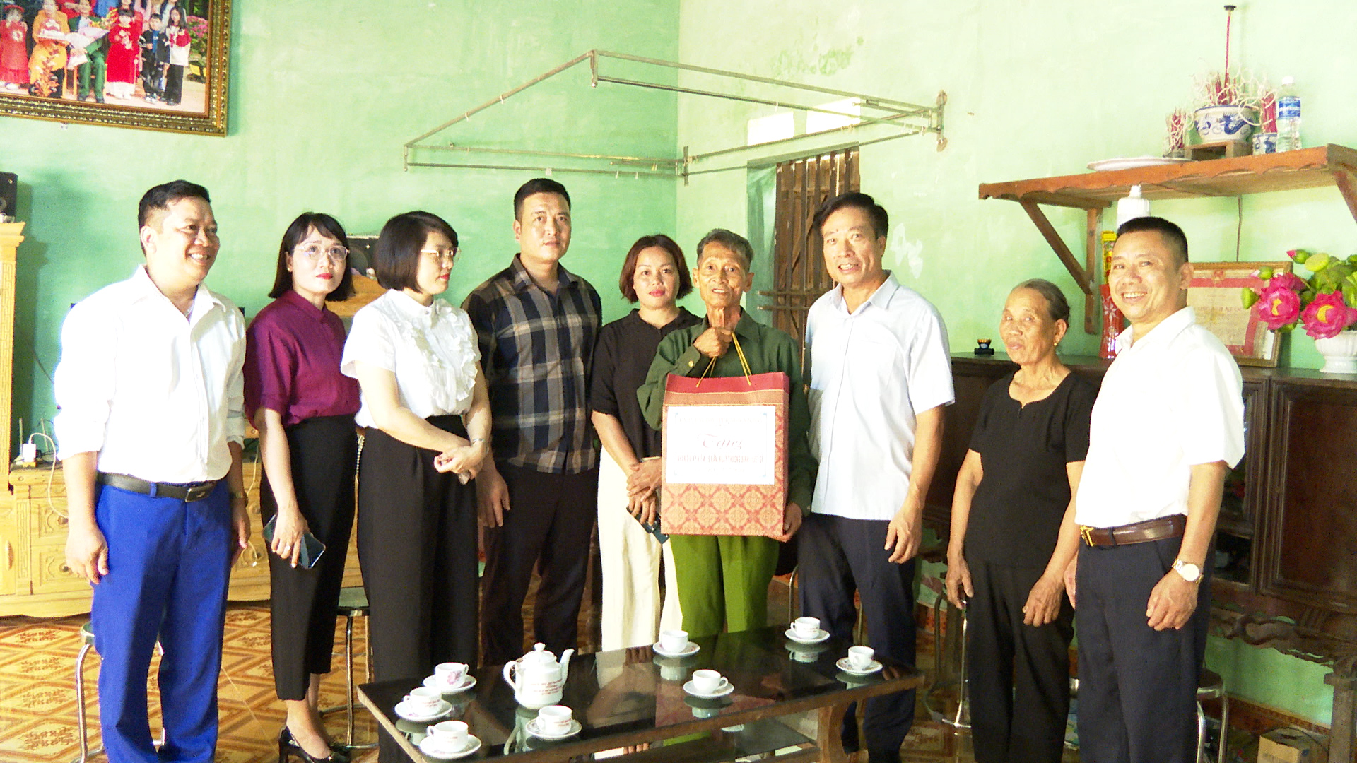 Anh-tin-bai